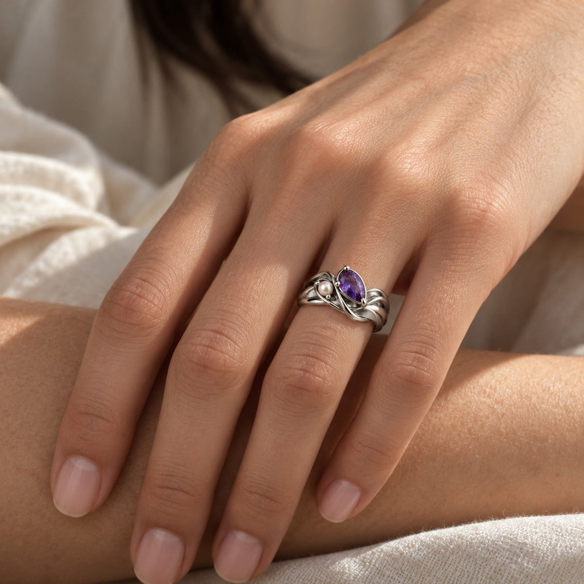 After the Dance Full Collection in silver, the ring worn