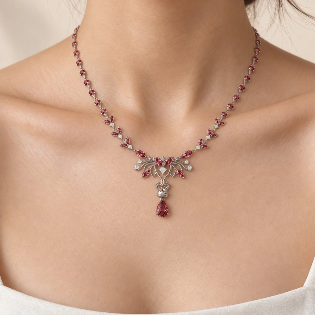 Alice x Klee Necklace Set image 5 model