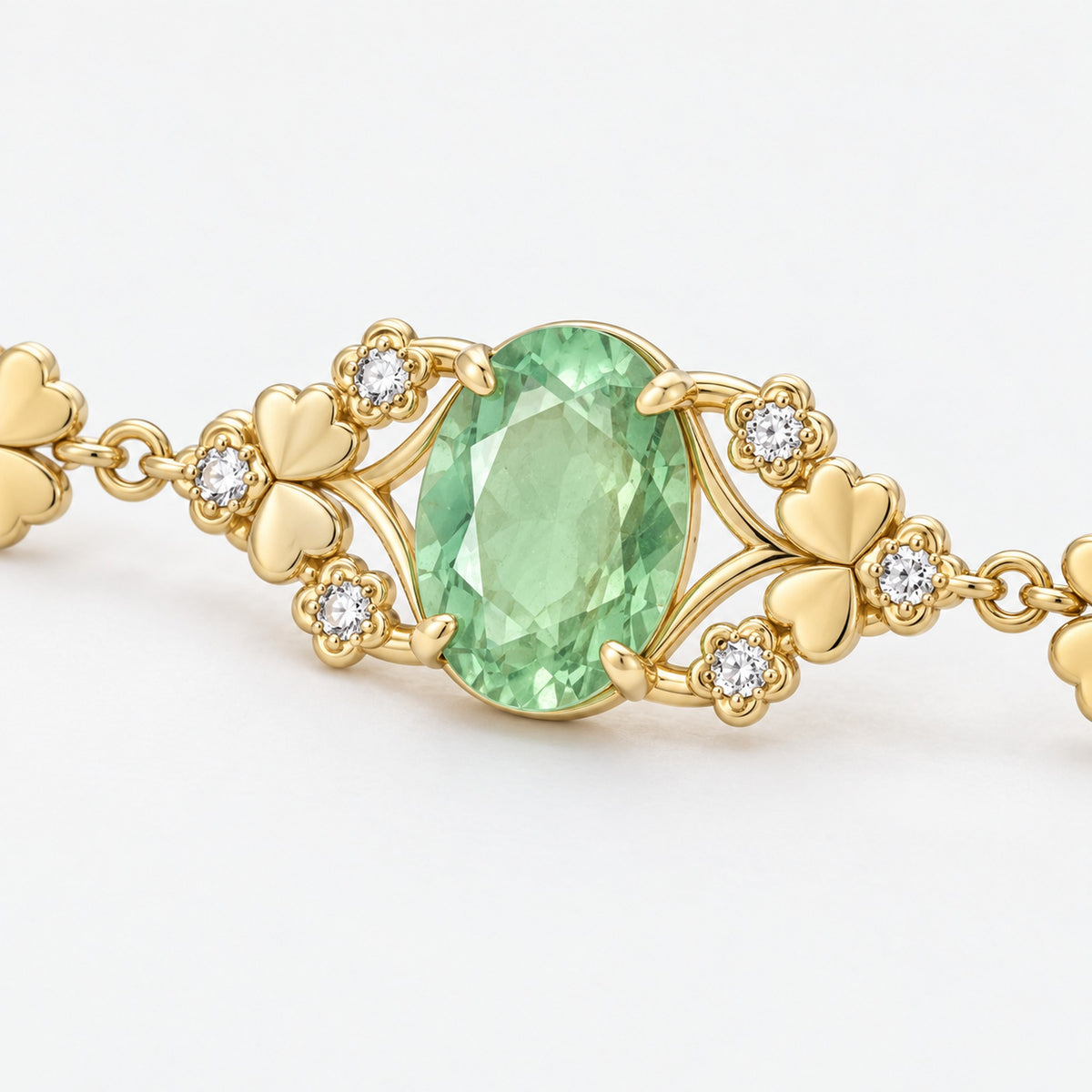 Poison Taster Bracelet in gold, close-up