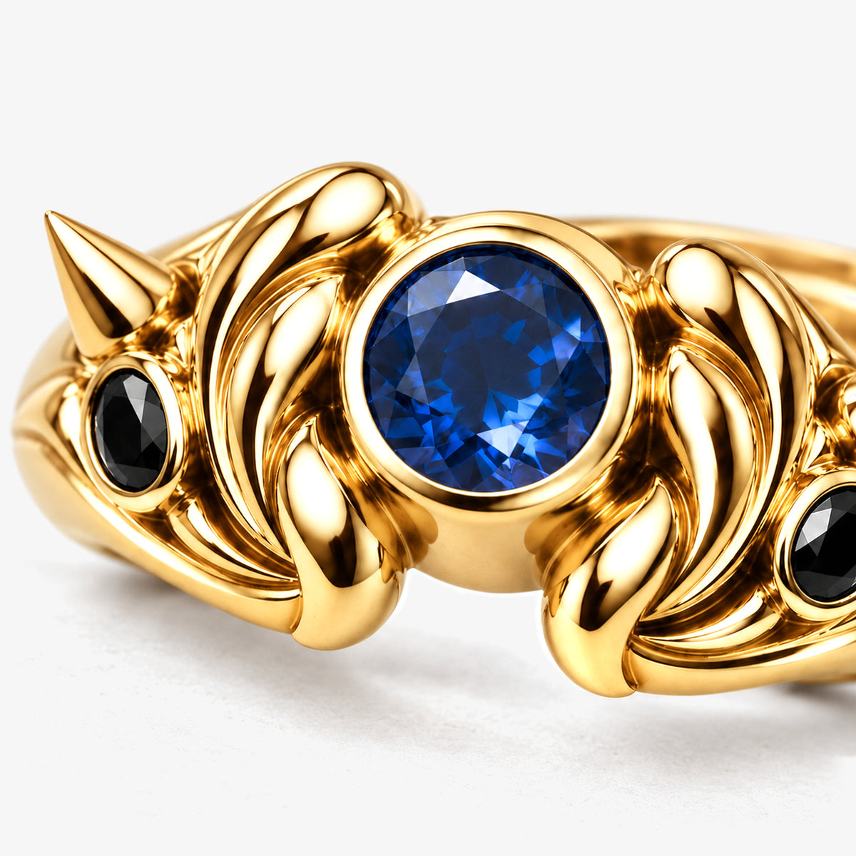 Aura Spike Ring in gold, close-up