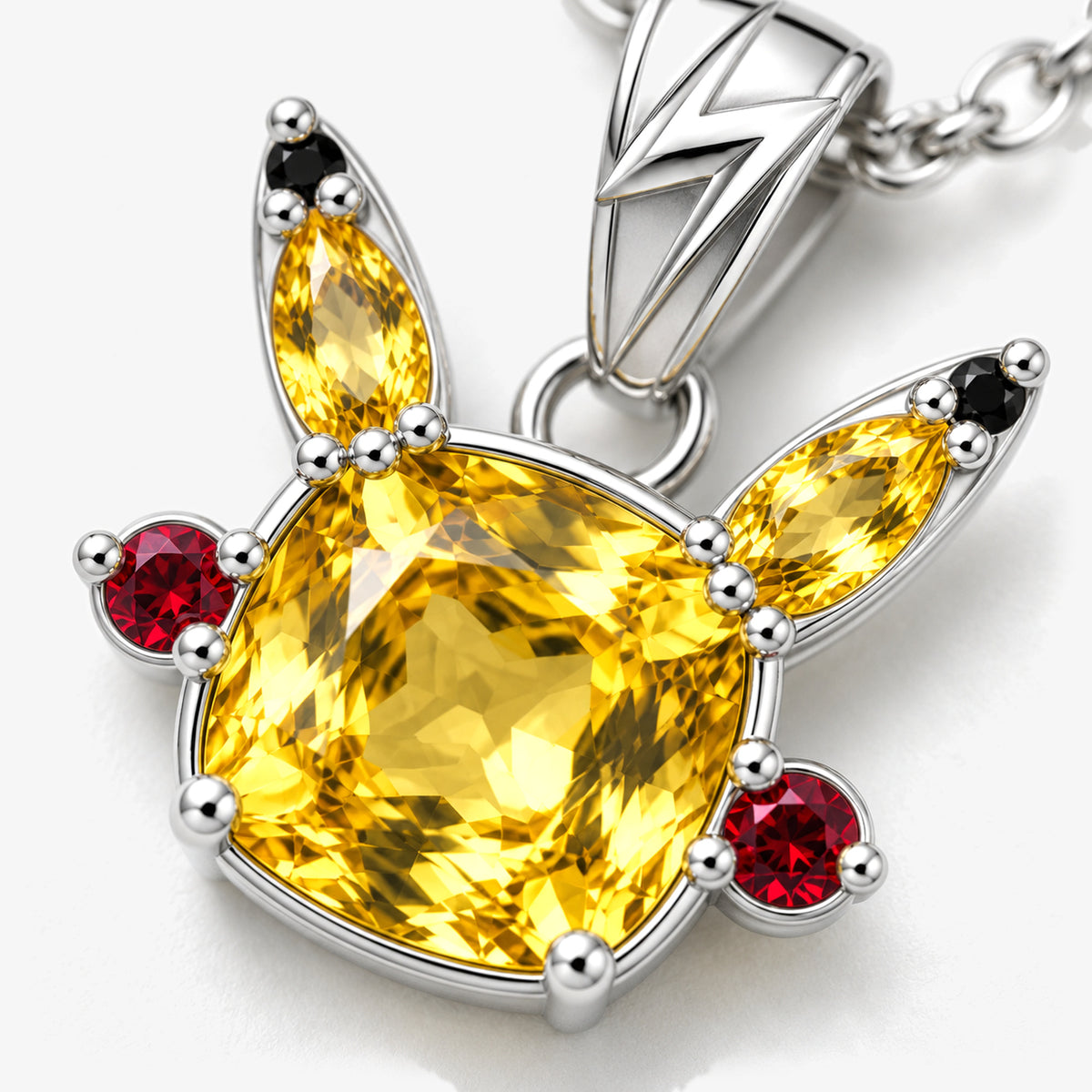 Cheek Spark Necklace in silver, close-up