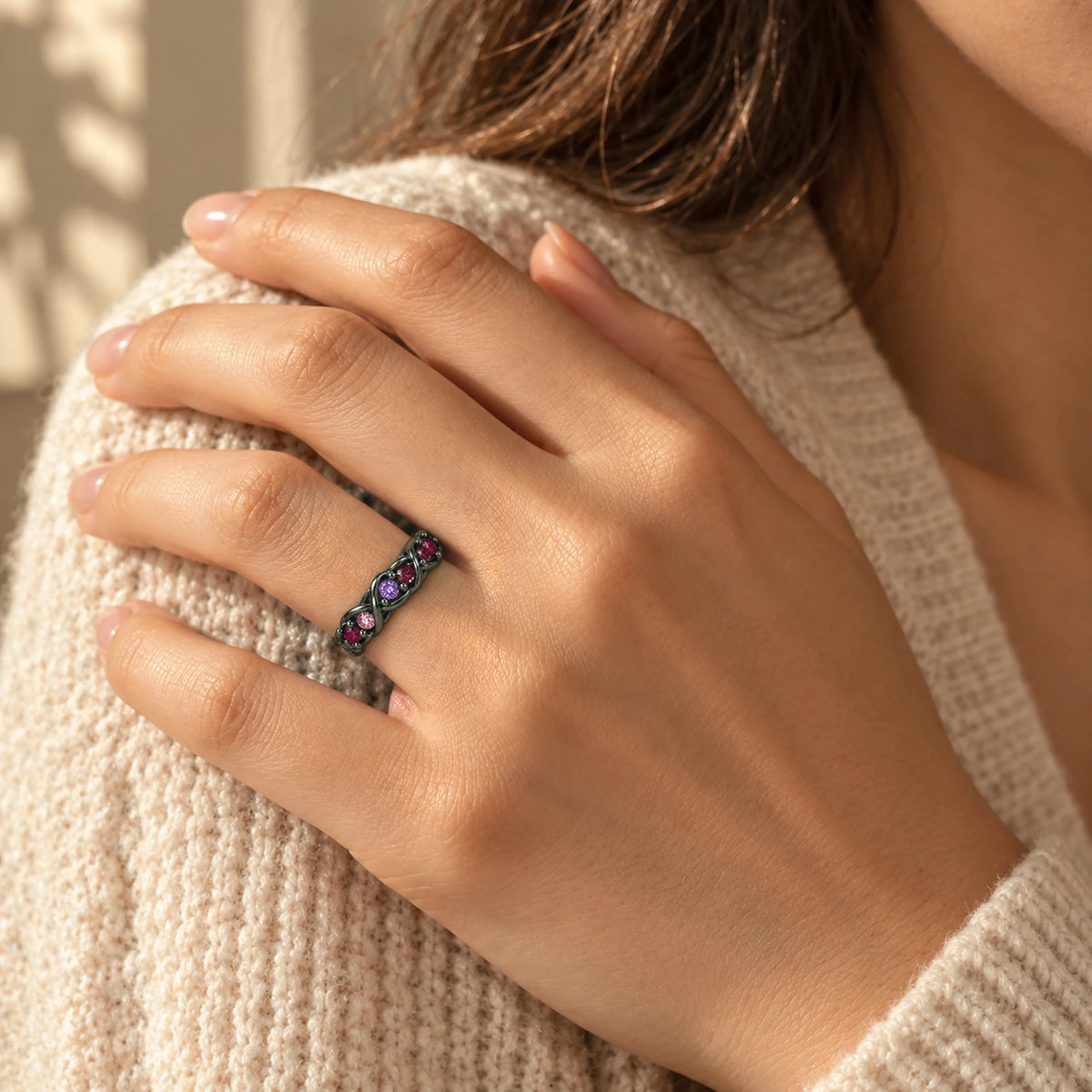 Durin Ring in black worn on the hand