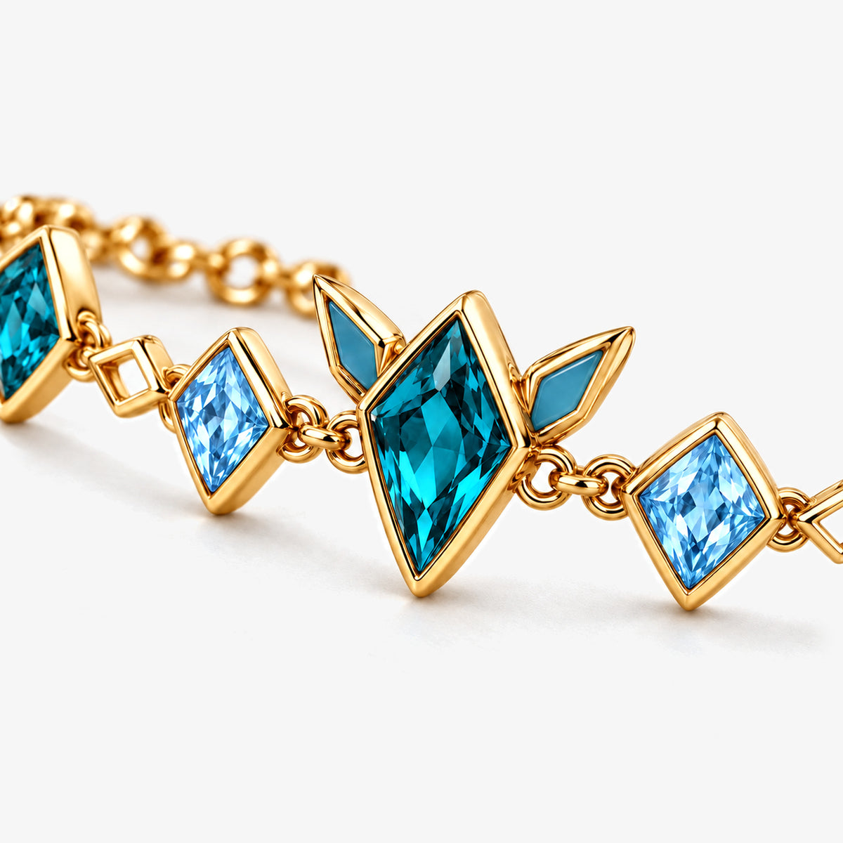 Frost Path Bracelet in gold, close-up