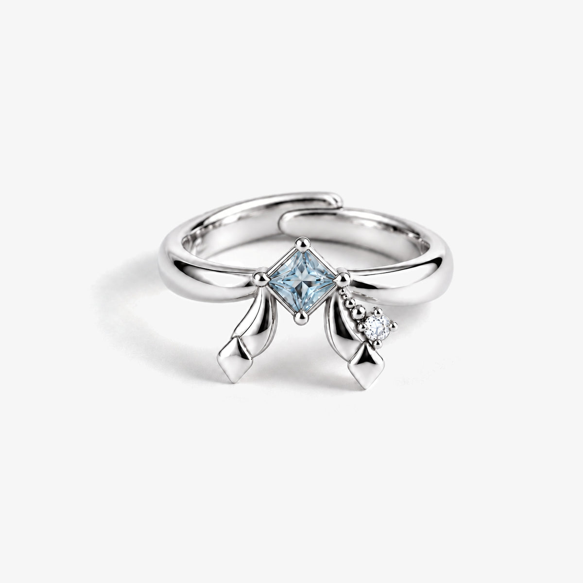 Frost Path Ring in silver, front view