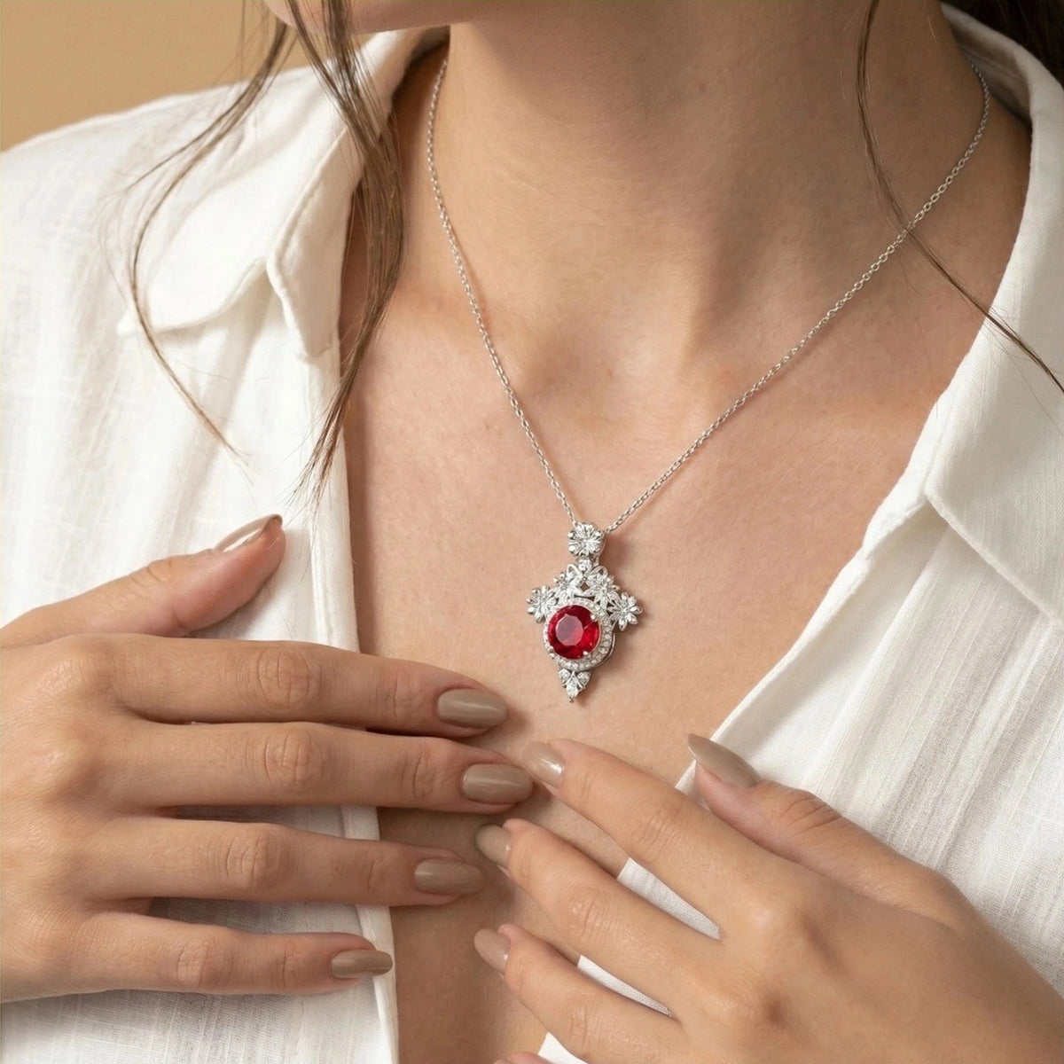 Klee Necklace, model photo