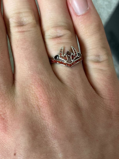 A Kraymer ring worn, from a customer’s review