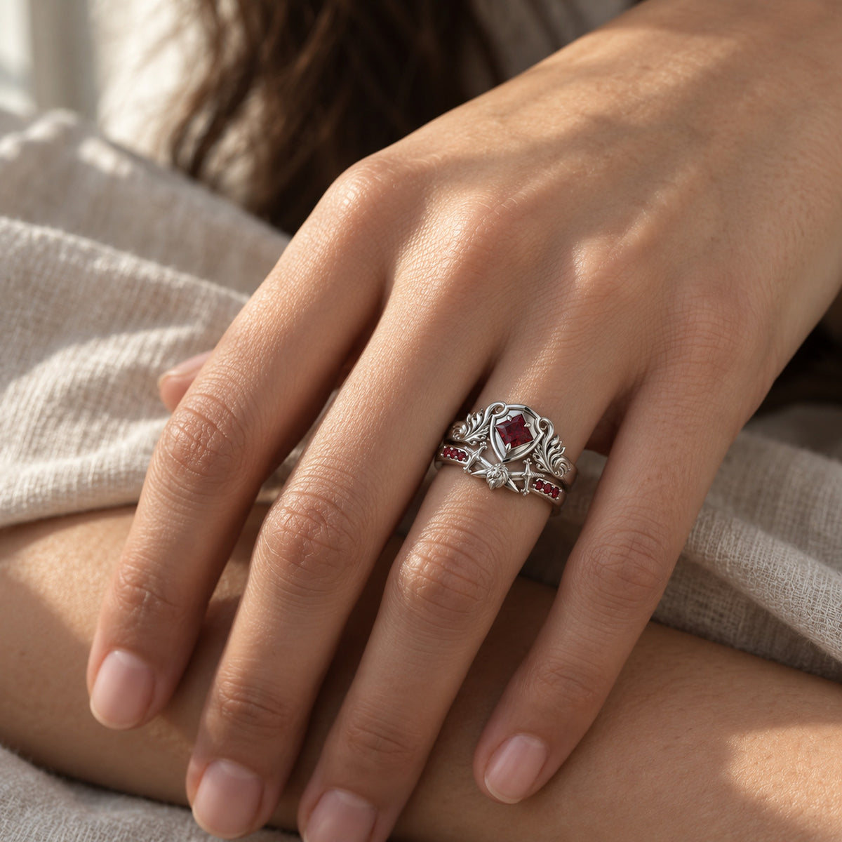 Lion Full Collection in silver, the ring worn
