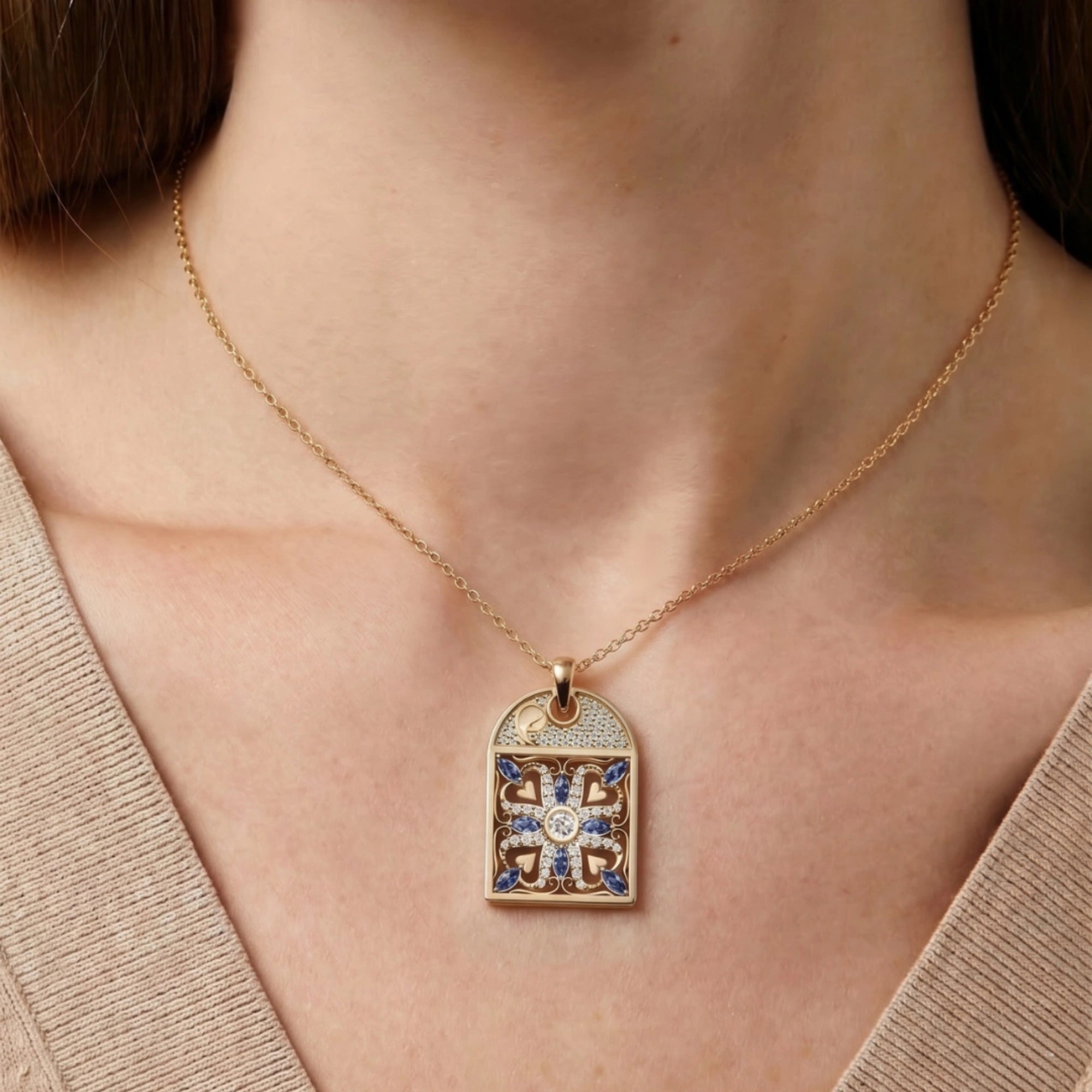 2-in-1 Magnetic Hearts Pendant