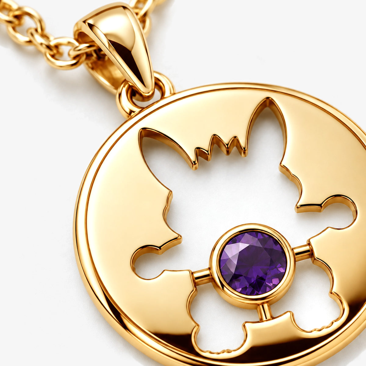 Grin Shade Necklace in gold, close-up
