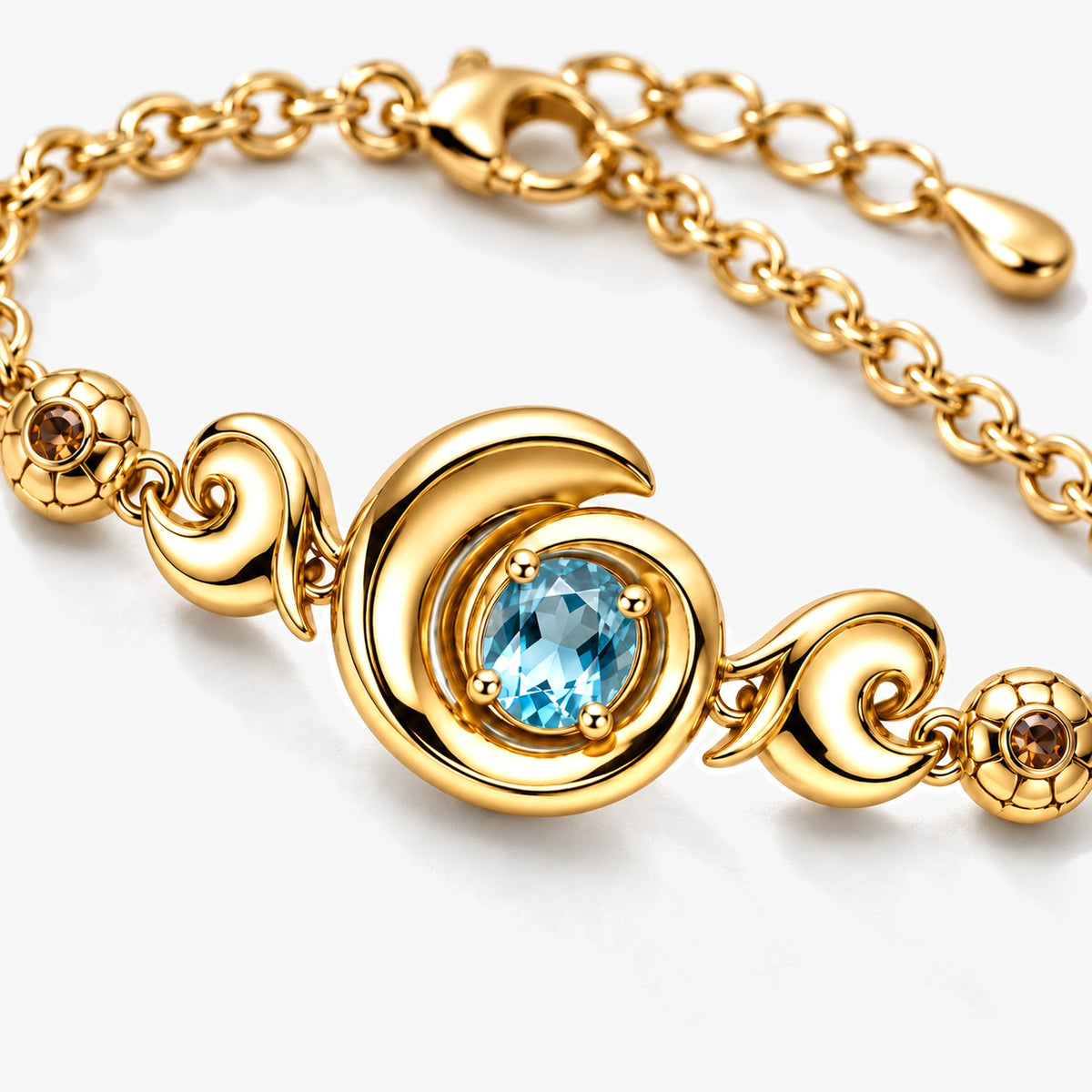 Bubble Shell Bracelet in gold, close-up