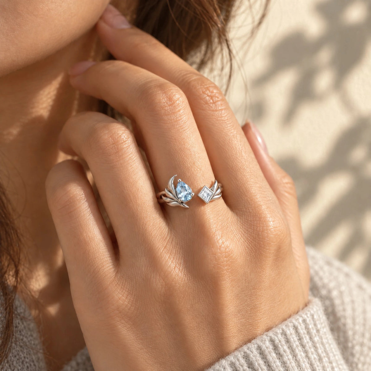 Shenhe Ring in silver worn on the hand