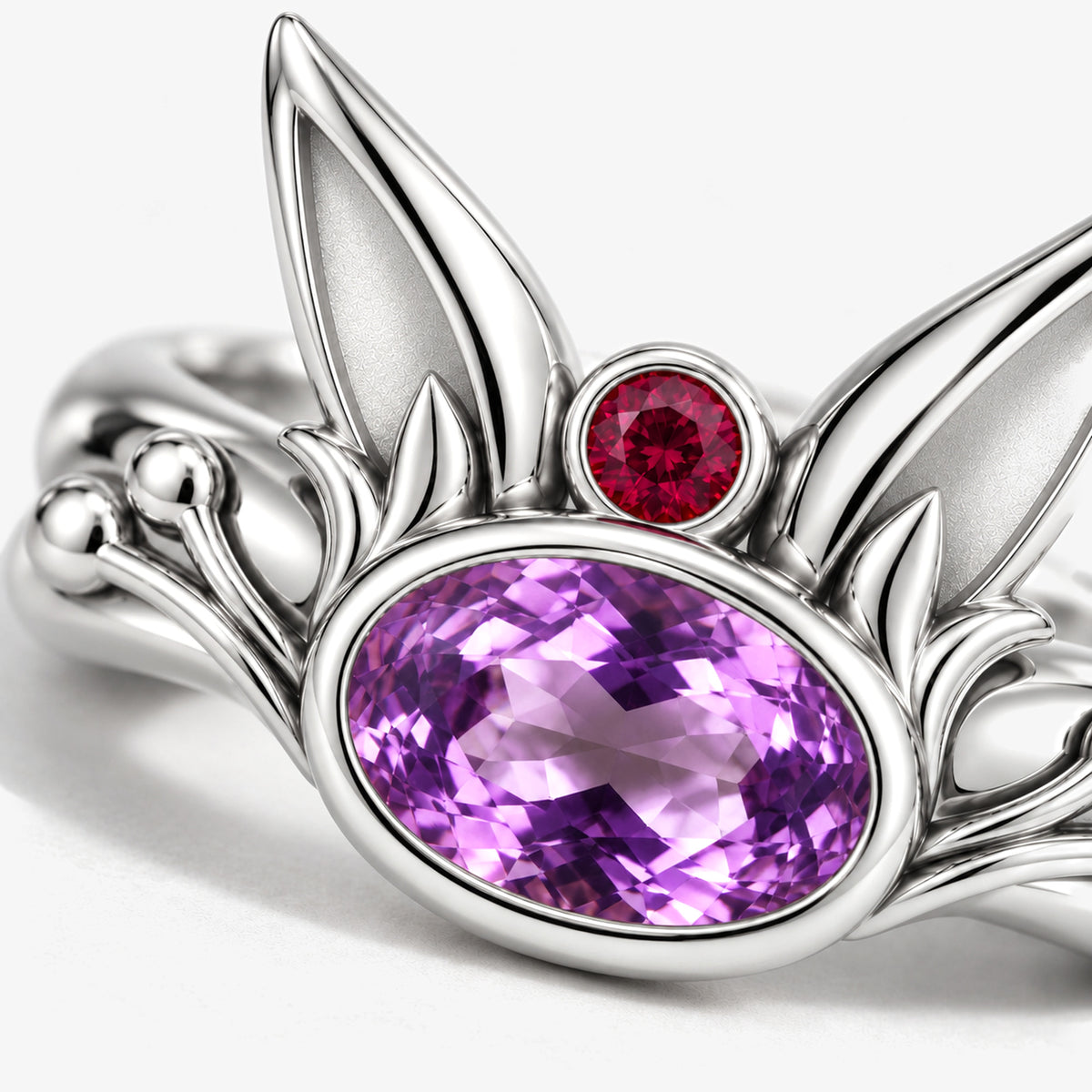 Sunrise Path Ring in silver, close-up