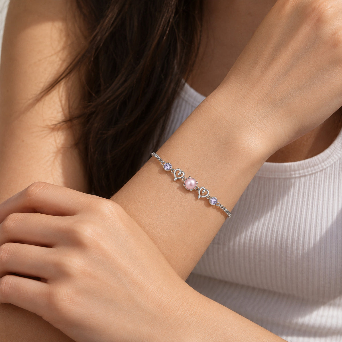 Tail Heart Bracelet in silver, worn