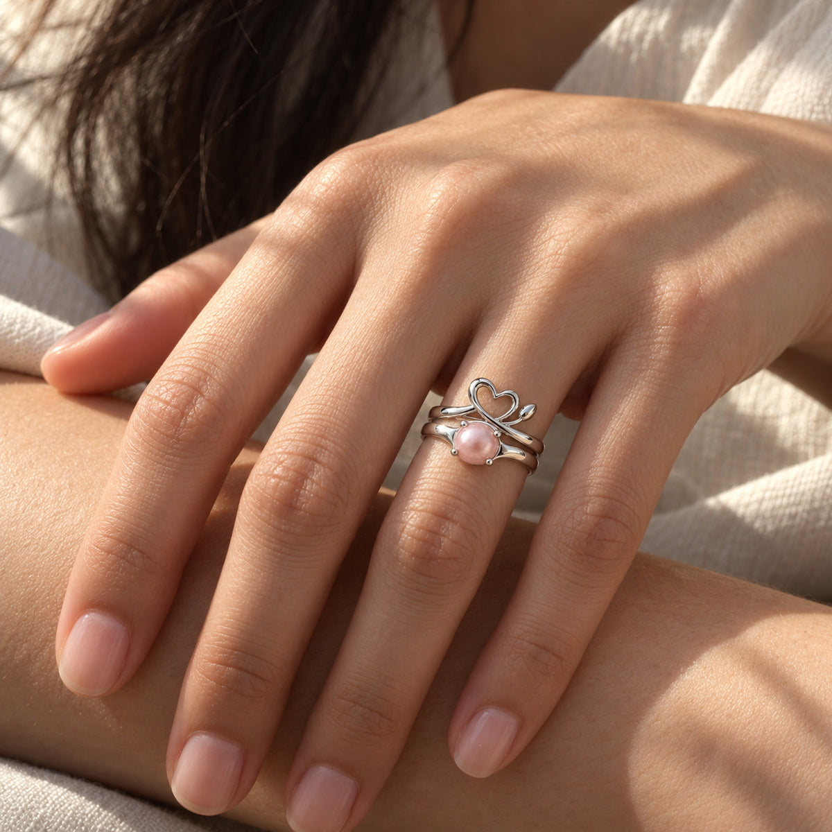 Tail Heart Ring Set in silver, worn