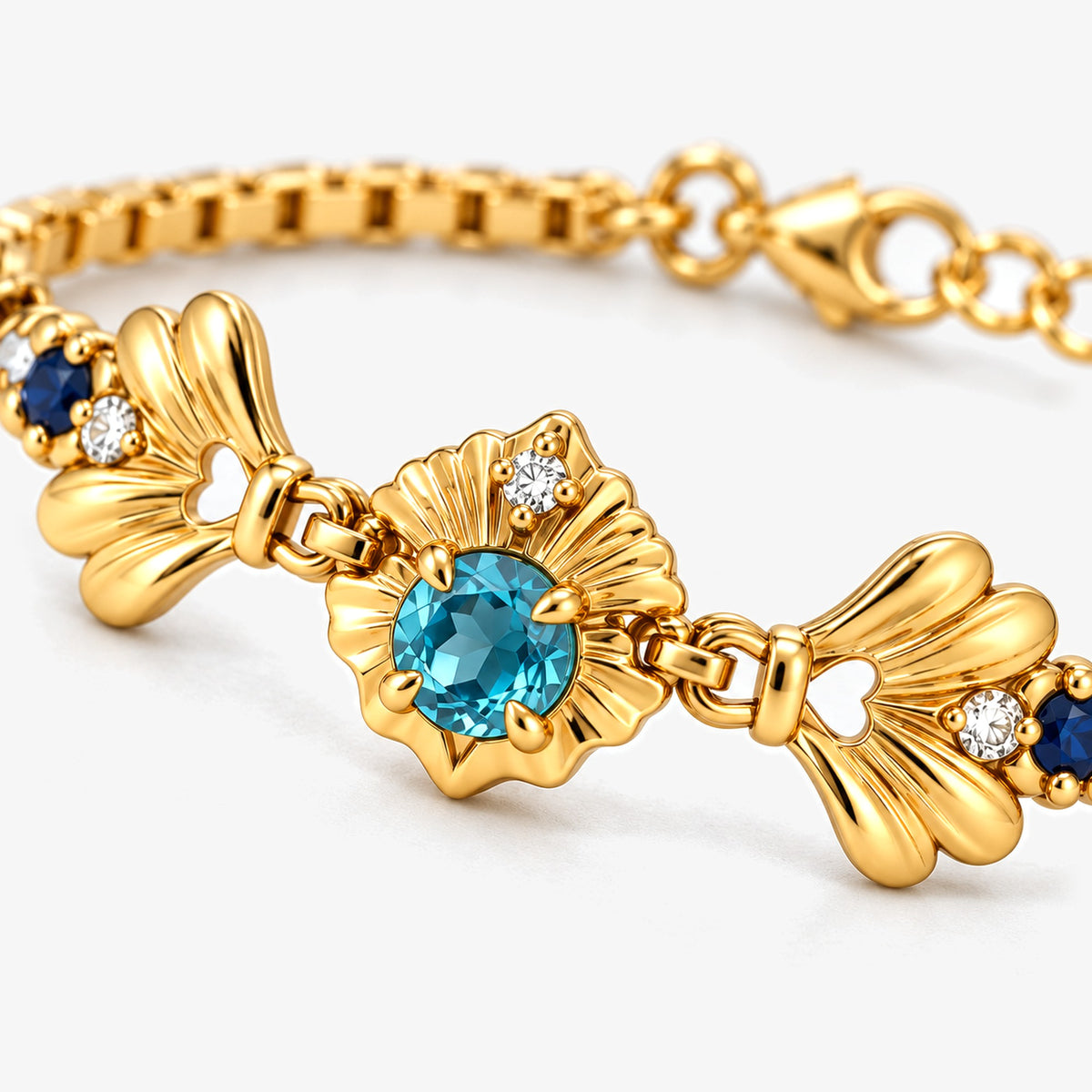Tide Path Bracelet in gold, close-up